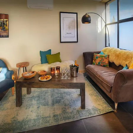 Maison Guigone - Ovo Network *