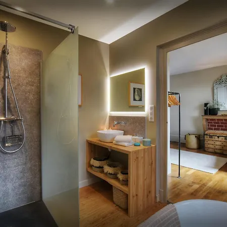 Maison Guigone - Ovo Network Бон