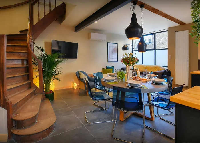 Maison Guigone - Ovo Network *