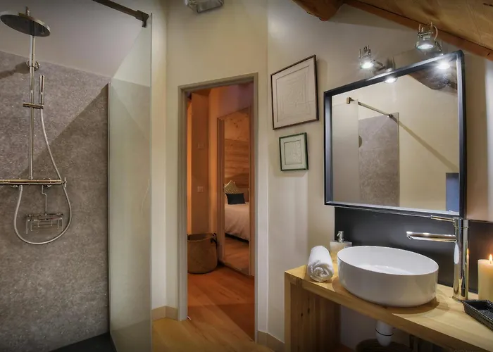 Maison Guigone - Ovo Network Бон